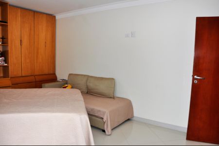 Casa à venda com 534m², 5 quartos e 7 vagasSuíte 2