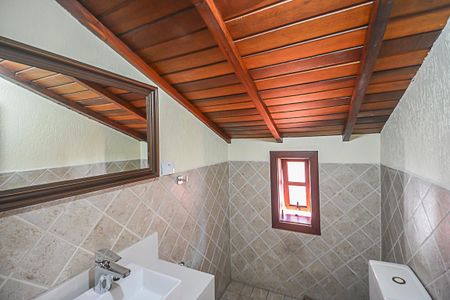 Casa à venda com 222m², 3 quartos e 2 vagasBanheiro de serviço 2