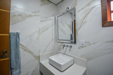 Casa à venda com 222m², 3 quartos e 2 vagasBanheiro