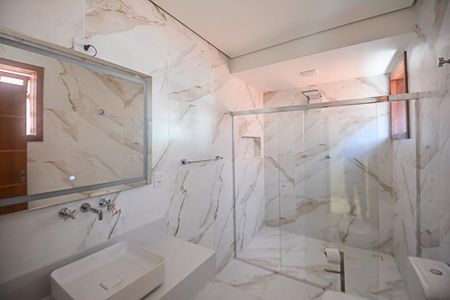 Casa à venda com 222m², 3 quartos e 2 vagasBanheiro da Suíte