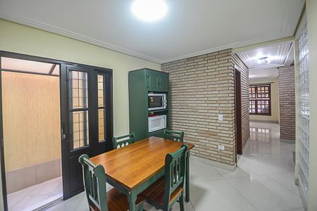 Casa à venda com 222m², 3 quartos e 2 vagasCopa