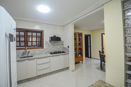 Casa à venda com 222m², 3 quartos e 2 vagasCozinha