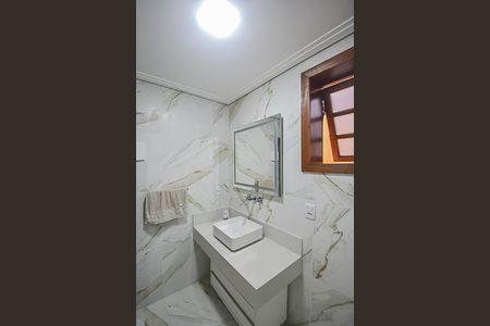 Casa à venda com 222m², 3 quartos e 2 vagasLavabo