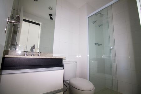 Banheiro de kitnet/studio para alugar com 1 quarto, 37m² em Campo Belo, São Paulo