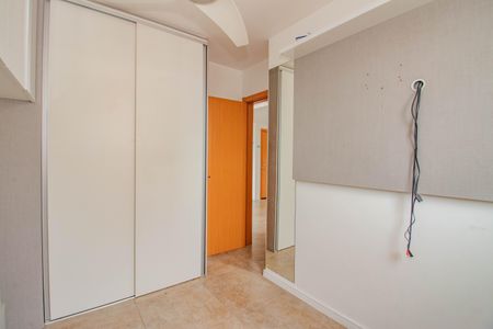 Quarto 1 de apartamento para alugar com 2 quartos, 43m² em Humaitá, Porto Alegre