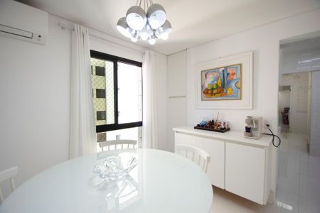 Apartamento à venda com 187m², 4 quartos e 3 vagasCopa