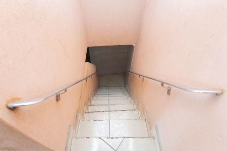 Casa para alugar com 195m², 4 quartos e 5 vagasEscada