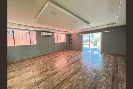Apartamento para alugar com 42m², 2 quartos e sem vagaÁrea comum - Salão de festas