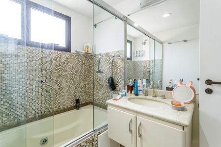 Apartamento para alugar com 71m², 2 quartos e 2 vagasBanheiro