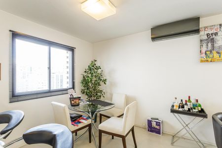 Apartamento para alugar com 71m², 2 quartos e 2 vagasSala