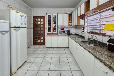 Casa à venda com 271m², 3 quartos e 3 vagasCozinha - Armários