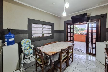 Casa à venda com 271m², 3 quartos e 3 vagasCozinha - Armários