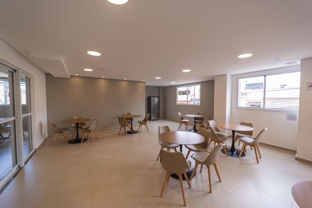 Apartamento para alugar com 37m², 2 quartos e sem vagaÁrea comum - Salão de festas