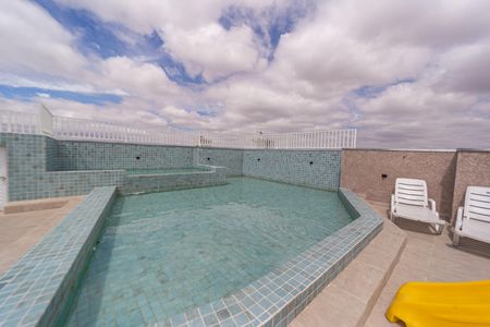 Apartamento para alugar com 37m², 2 quartos e sem vagaÁrea comum - Piscina