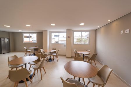 Apartamento para alugar com 37m², 2 quartos e sem vagaÁrea comum - Salão de festas