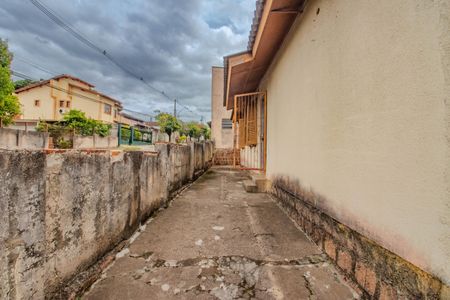 Casa à venda com 192m², 3 quartos e 2 vagasPátio