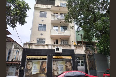 Apartamento à venda com 90m², 2 quartos e sem vaga Apartamento à venda com 90m², 2 quartos e sem vagaFachada e portaria