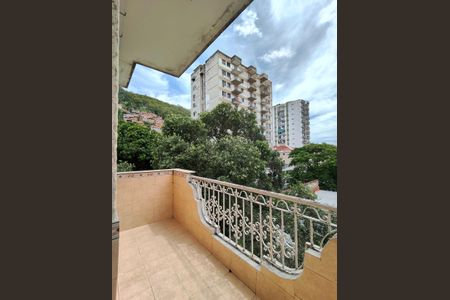 Apartamento à venda com 90m², 2 quartos e sem vaga Apartamento à venda com 90m², 2 quartos e sem vagaVaranda da Sala