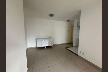 Apartamento à venda com 70m², 2 quartos e 1 vagaSala