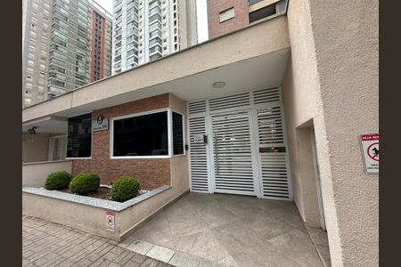 Apartamento à venda com 70m², 2 quartos e 1 vagaFachada e portaria