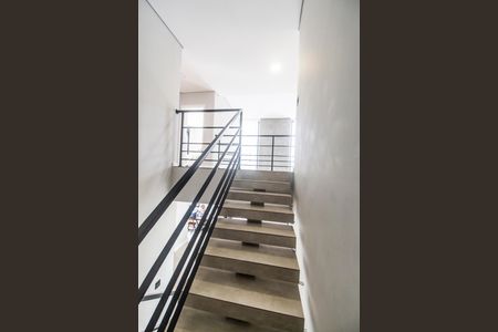 Casa de condomínio à venda com 456m², 4 quartos e 6 vagasEscada