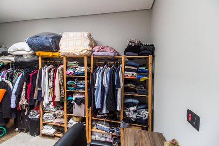 Casa de condomínio à venda com 456m², 4 quartos e 6 vagasCloset da suíte