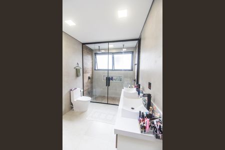 Casa de condomínio à venda com 456m², 4 quartos e 6 vagasBanheiro da Suíte