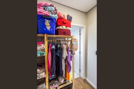 Casa de condomínio à venda com 456m², 4 quartos e 6 vagasCloset da suíte