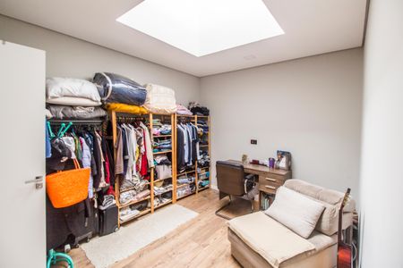 Casa de condomínio à venda com 456m², 4 quartos e 6 vagasCloset da suíte