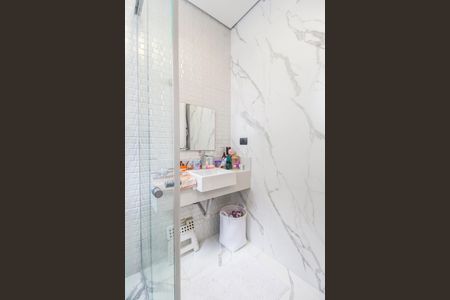 Casa de condomínio à venda com 456m², 4 quartos e 6 vagasBanheiro da Suíte