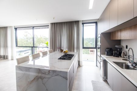 Casa de condomínio à venda com 456m², 4 quartos e 6 vagasCozinha