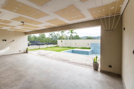 Casa de condomínio à venda com 456m², 4 quartos e 6 vagasVaranda gourmet