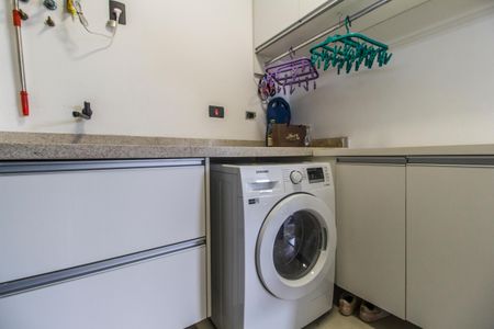 Casa de condomínio à venda com 456m², 4 quartos e 6 vagasÁrea de Serviço