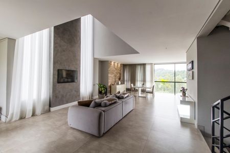Sala  de casa de condomínio para alugar com 4 quartos, 456m² em Alphaville , Santana de Parnaíba