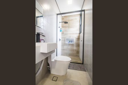 Casa de condomínio à venda com 456m², 4 quartos e 6 vagasBanheiro da Suíte