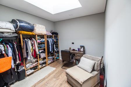 Casa de condomínio à venda com 456m², 4 quartos e 6 vagasCloset da suíte