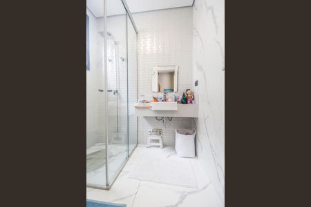 Casa de condomínio à venda com 456m², 4 quartos e 6 vagasBanheiro da Suíte