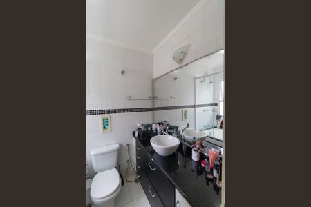 Casa de condomínio à venda com 140m², 3 quartos e 4 vagas Casa de condomínio à venda com 140m², 3 quartos e 4 vagasBanheiro da Suíte