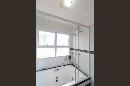 Casa de condomínio à venda com 140m², 3 quartos e 4 vagas Casa de condomínio à venda com 140m², 3 quartos e 4 vagasBanheiro da Suíte