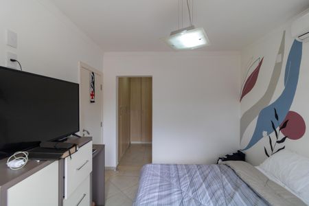 Casa de condomínio à venda com 140m², 3 quartos e 4 vagas Casa de condomínio à venda com 140m², 3 quartos e 4 vagasSuíte