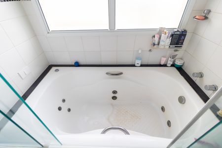 Casa de condomínio à venda com 140m², 3 quartos e 4 vagas Casa de condomínio à venda com 140m², 3 quartos e 4 vagasBanheiro da Suíte