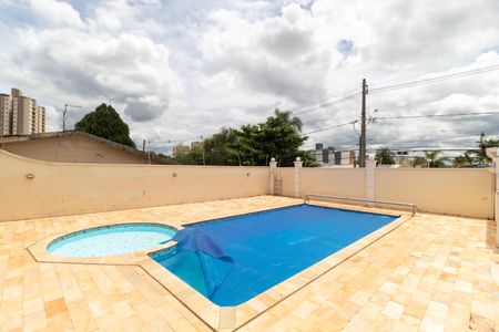 Casa de condomínio à venda com 140m², 3 quartos e 4 vagas Casa de condomínio à venda com 140m², 3 quartos e 4 vagasÁrea comum - Piscina