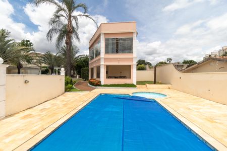 Casa de condomínio à venda com 140m², 3 quartos e 4 vagas Casa de condomínio à venda com 140m², 3 quartos e 4 vagasÁrea comum - Piscina