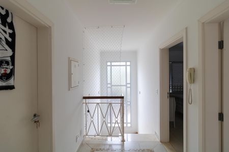 Casa de condomínio à venda com 140m², 3 quartos e 4 vagas Casa de condomínio à venda com 140m², 3 quartos e 4 vagasHall dos dormitórios