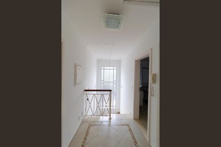 Casa de condomínio à venda com 140m², 3 quartos e 4 vagas Casa de condomínio à venda com 140m², 3 quartos e 4 vagasHall dos dormitórios