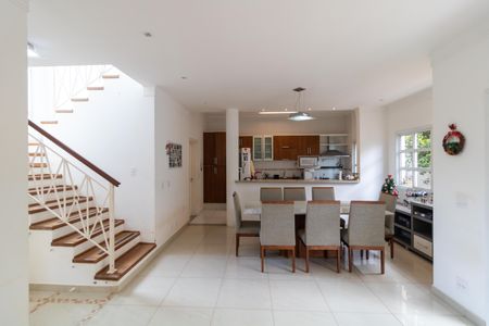 Casa de condomínio à venda com 140m², 3 quartos e 4 vagas Casa de condomínio à venda com 140m², 3 quartos e 4 vagasSalas