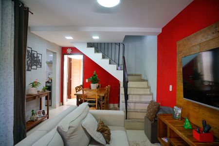 Sala de casa de condomínio à venda com 3 quartos, 80m² em Itaipu, Niterói