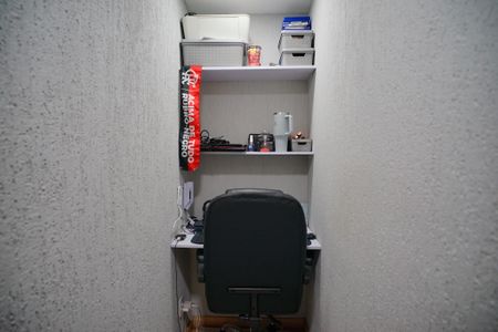 Casa de condomínio à venda com 80m², 3 quartos e 1 vagaEscritório