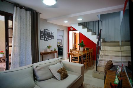 Casa de condomínio à venda com 80m², 3 quartos e 1 vagaSala