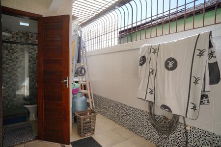 Casa de condomínio à venda com 80m², 3 quartos e 1 vagaÁrea de Serviço